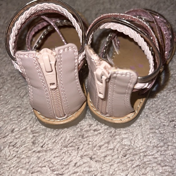 Toddler Girl pink sandals - Picture 2 of 4